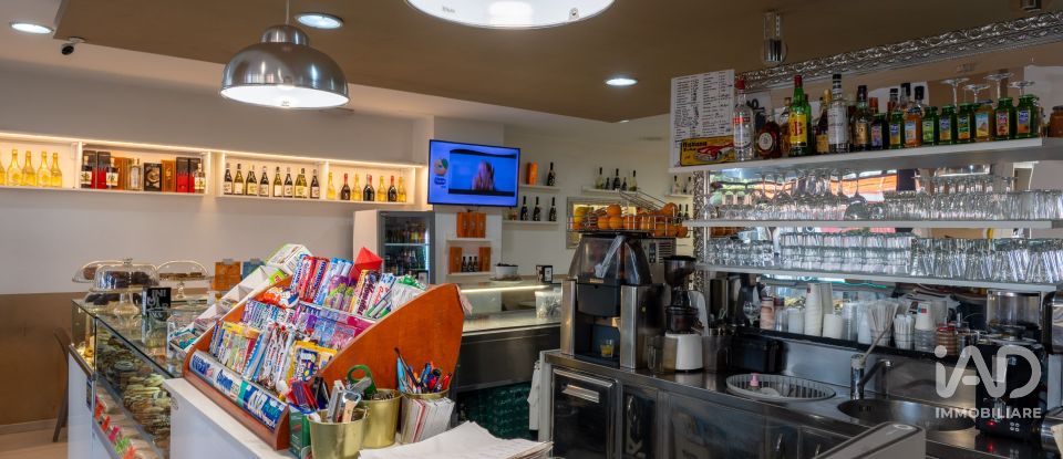 Shop / premises commercial of 114 m² in Roma (00142)