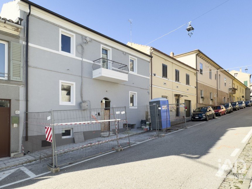 Appartamento 6 locali di 140 m² a Montemarciano (60018)