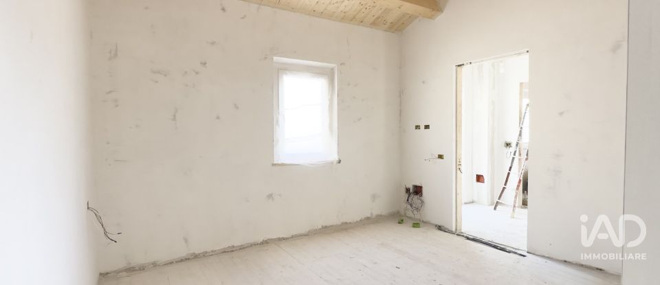 Appartamento 6 locali di 140 m² a Montemarciano (60018)