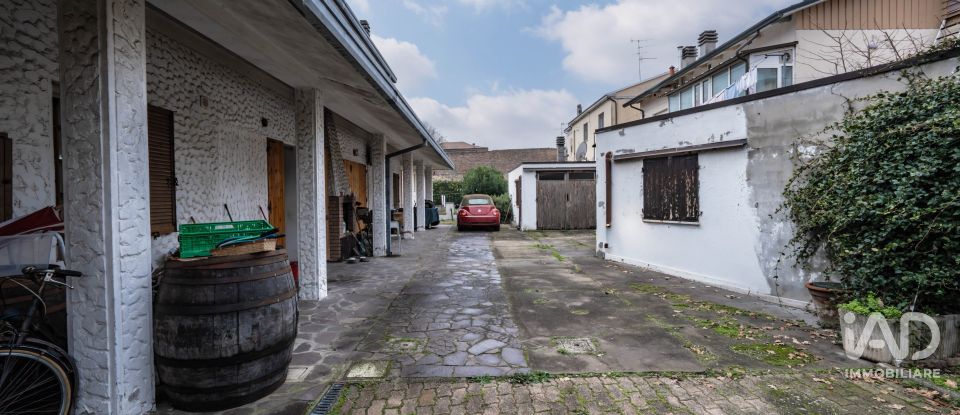 House 12 rooms of 396 m² in Portomaggiore (44015)