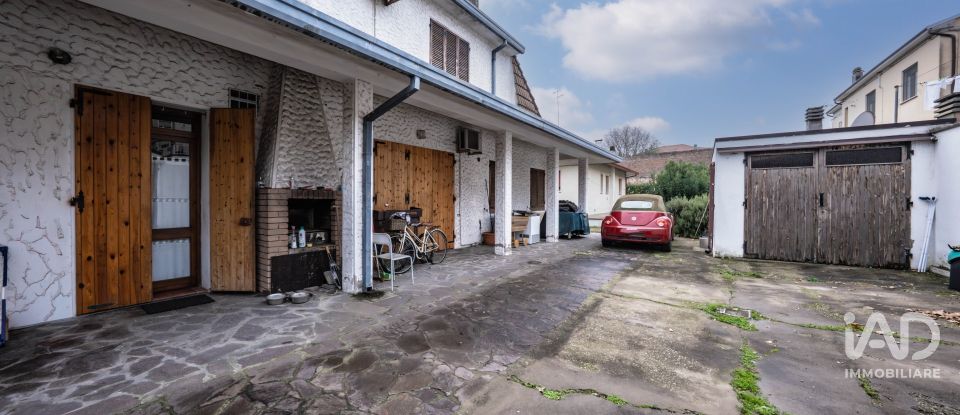 House 12 rooms of 396 m² in Portomaggiore (44015)