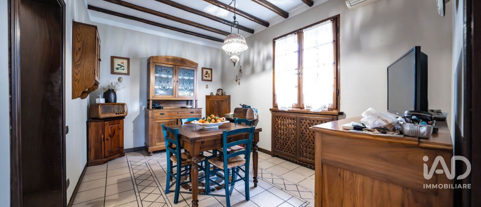 House 12 rooms of 396 m² in Portomaggiore (44015)