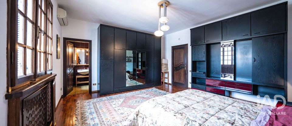 House 12 rooms of 396 m² in Portomaggiore (44015)