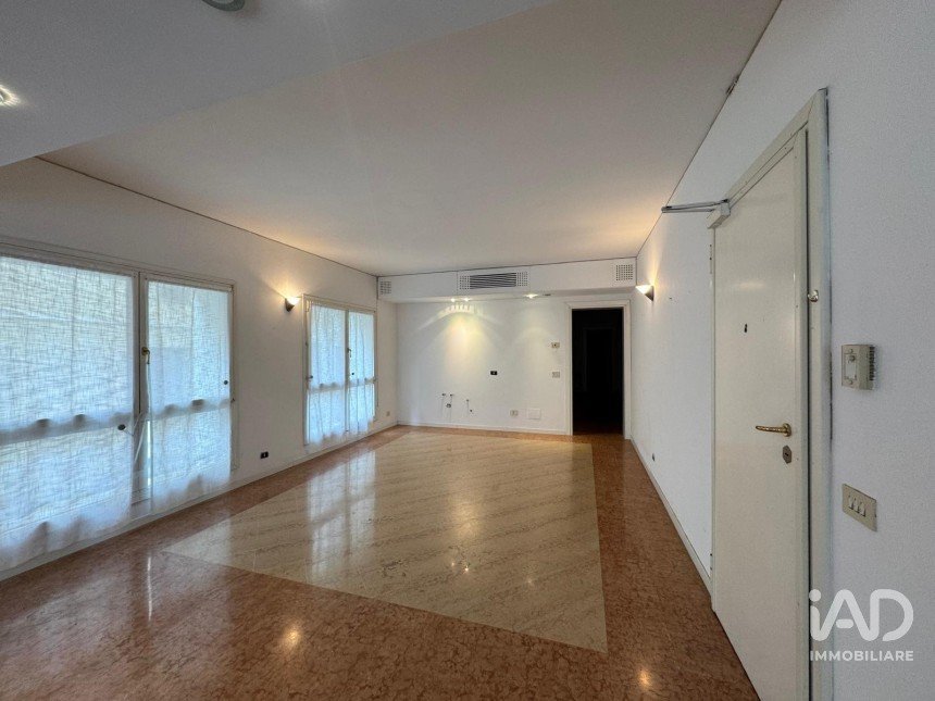 Quadrilocale di 120 m² a Mirandola (41037)