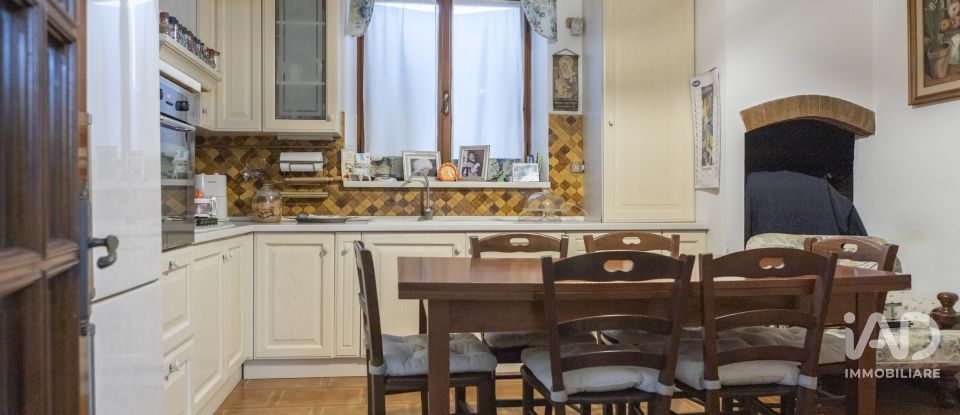 House boat 8 rooms of 233 m² in Civitanova Marche (62012)