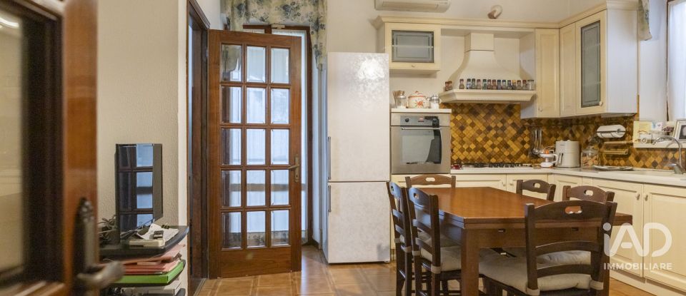 House boat 8 rooms of 233 m² in Civitanova Marche (62012)