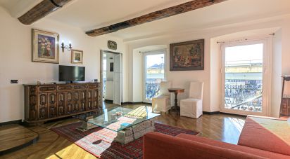 Appartamento 7 locali di 230 m² a Genova (16126)