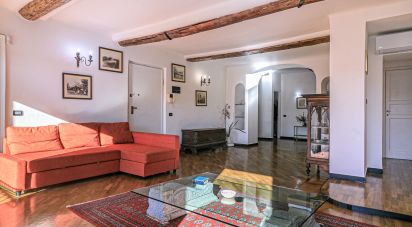 Apartment 7 rooms of 230 m² in Genova (16126)