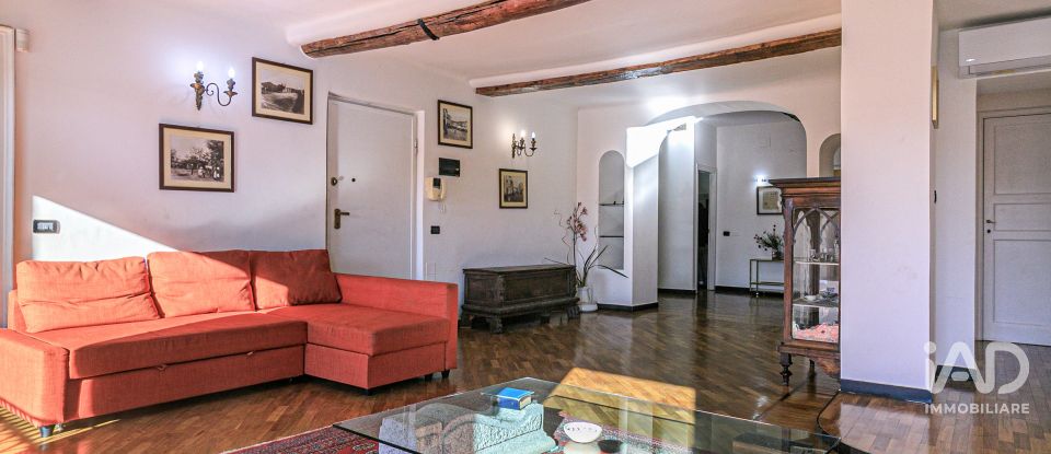 Appartamento 7 locali di 230 m² a Genova (16126)
