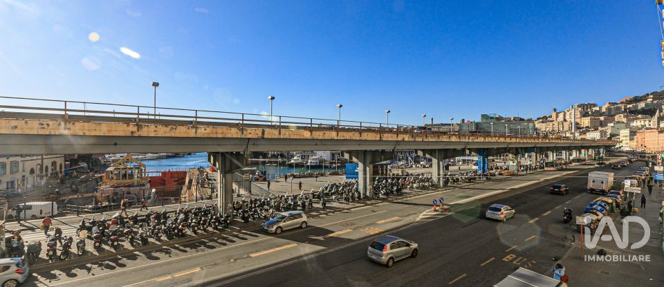 Appartamento 7 locali di 230 m² a Genova (16126)