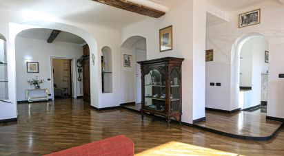 Apartment 7 rooms of 230 m² in Genova (16126)