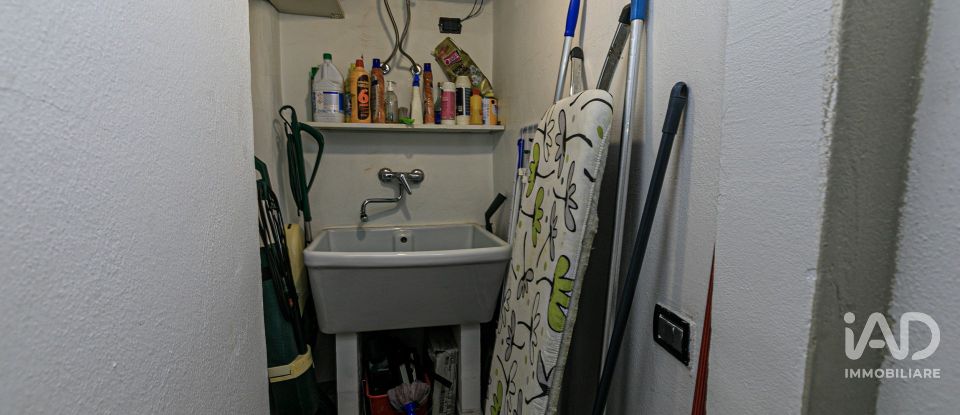 Appartamento 7 locali di 230 m² a Genova (16126)