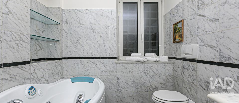Appartamento 7 locali di 230 m² a Genova (16126)