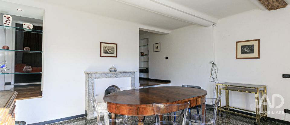 Appartamento 7 locali di 230 m² a Genova (16126)