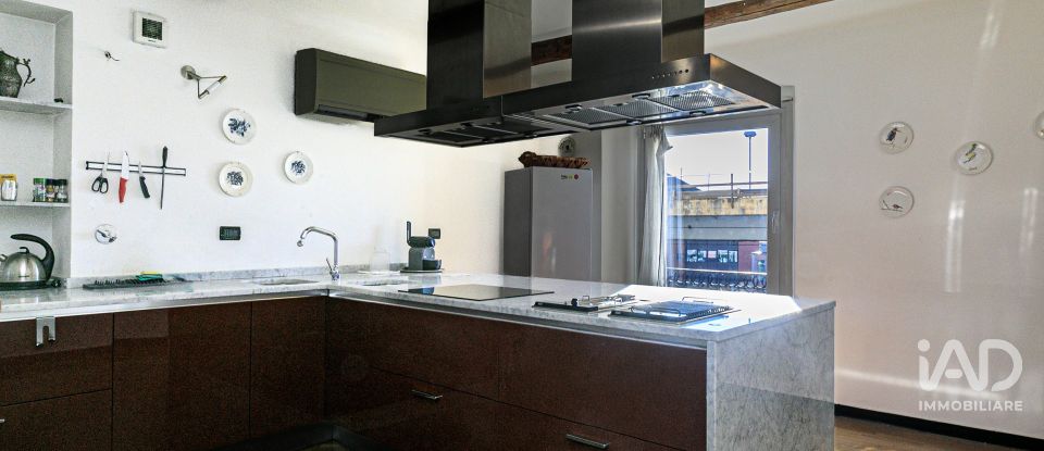 Appartamento 7 locali di 230 m² a Genova (16126)