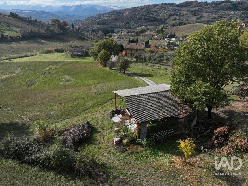 Casa indipendente 0 locali di 100 m² in Tolentino (62029)
