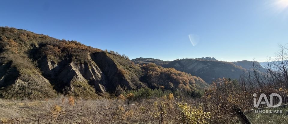 Land of 280,000 m² in Montefino (64030)