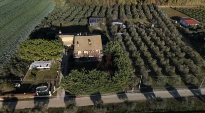 House 10 rooms of 350 m² in Giulianova (64021)