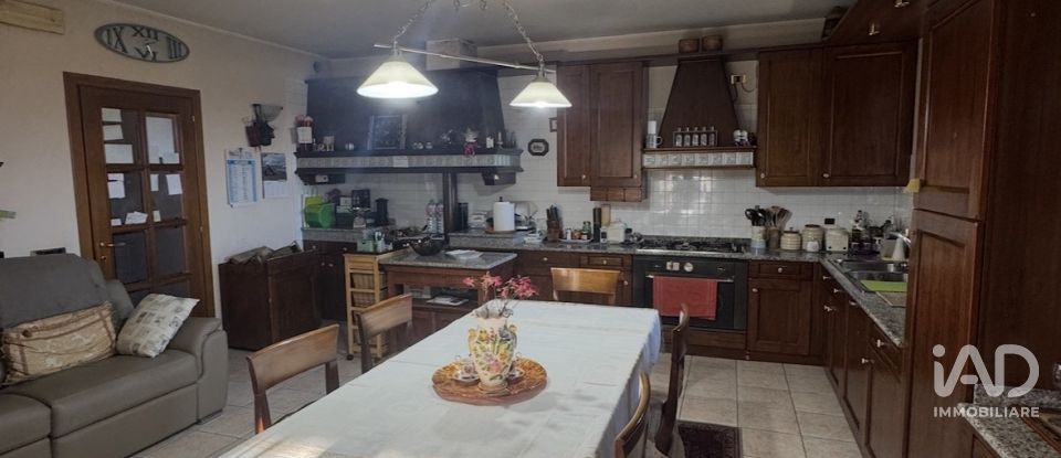 House 10 rooms of 350 m² in Giulianova (64021)