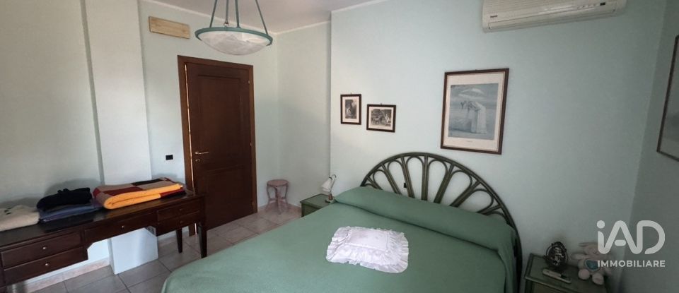 House 10 rooms of 350 m² in Giulianova (64021)