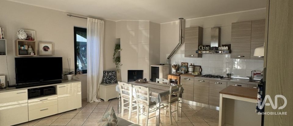 House 10 rooms of 350 m² in Giulianova (64021)