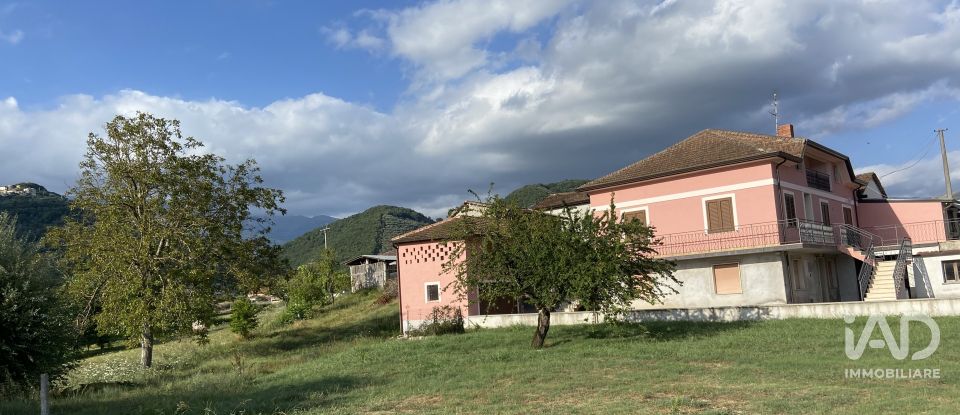 Appartamento 9 locali di 270 m² a Broccostella (03030)