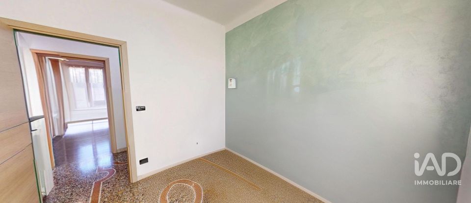 Apartment 6 rooms of 104 m² in Genova (16164)