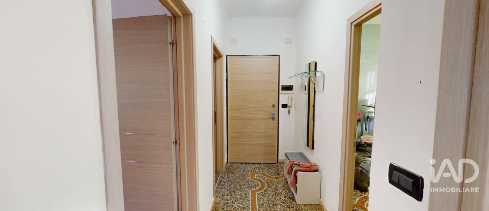 Apartment 6 rooms of 104 m² in Genova (16164)