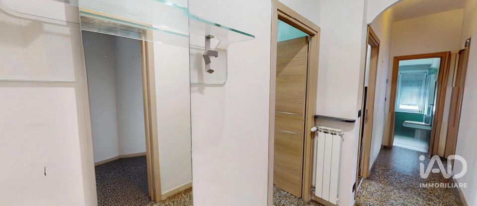 Apartment 6 rooms of 104 m² in Genova (16164)