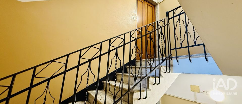 Apartment 6 rooms of 104 m² in Genova (16164)