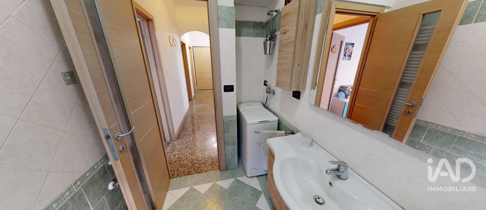 Apartment 6 rooms of 104 m² in Genova (16164)