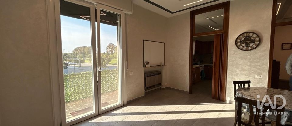 Four-room apartment of 180 m² in Mirandola (41037)