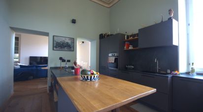 Apartment 5 rooms of 126 m² in Genova (16162)