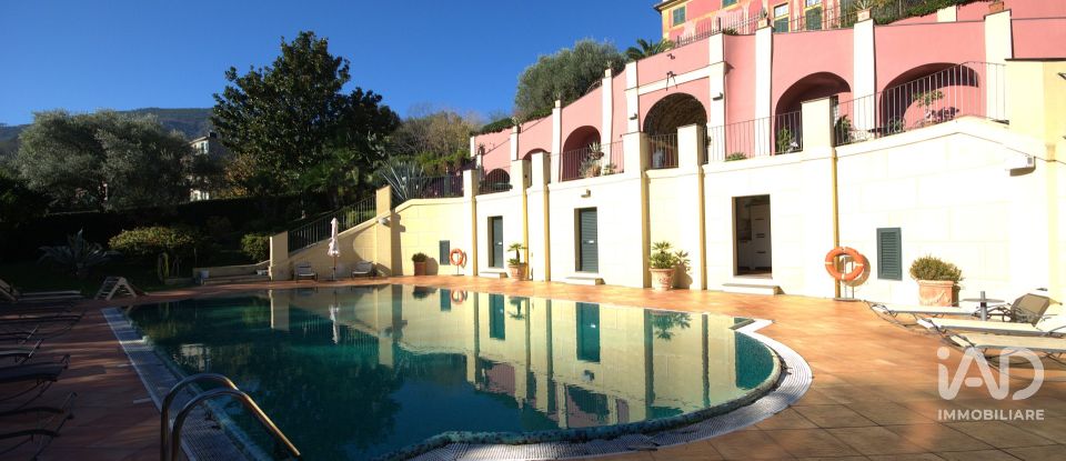 Appartamento 5 locali di 126 m² a Genova (16162)