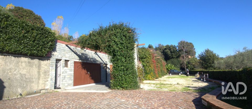 Appartamento 5 locali di 126 m² a Genova (16162)