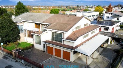 Negozio / locale commerciale di 1.204 m² in Vicenza (36100)