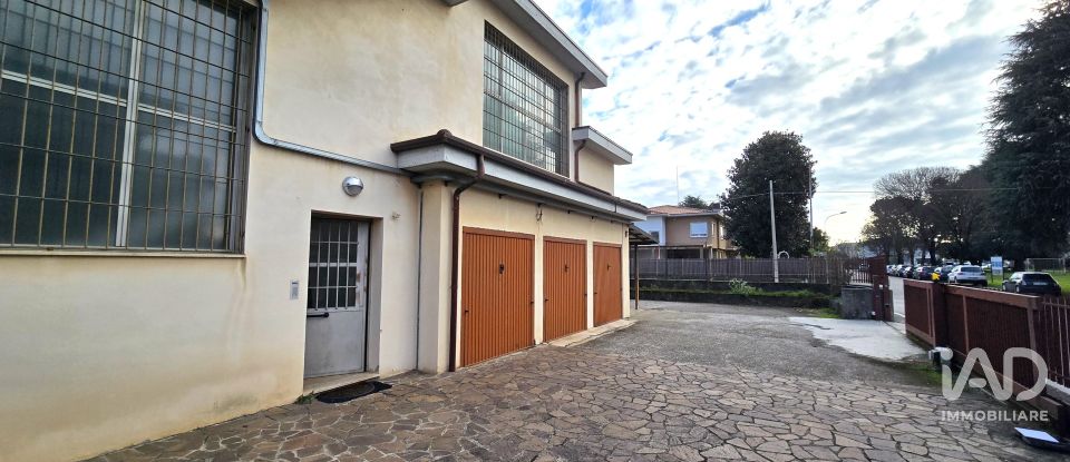 Shop / premises commercial of 1,204 m² in Vicenza (36100)