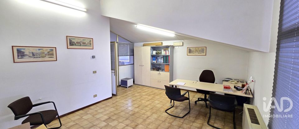Shop / premises commercial of 1,204 m² in Vicenza (36100)
