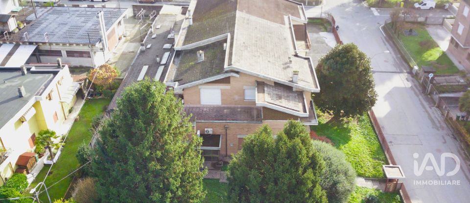 Shop / premises commercial of 1,204 m² in Vicenza (36100)