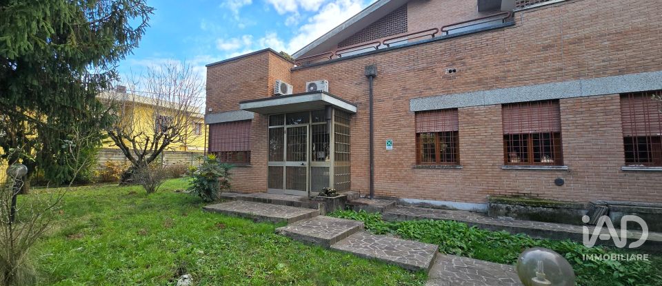 Shop / premises commercial of 1,204 m² in Vicenza (36100)