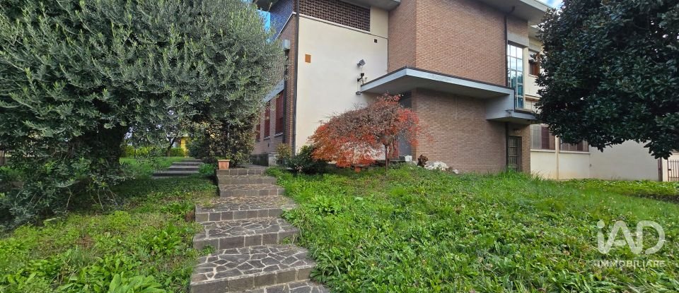 Shop / premises commercial of 1,204 m² in Vicenza (36100)