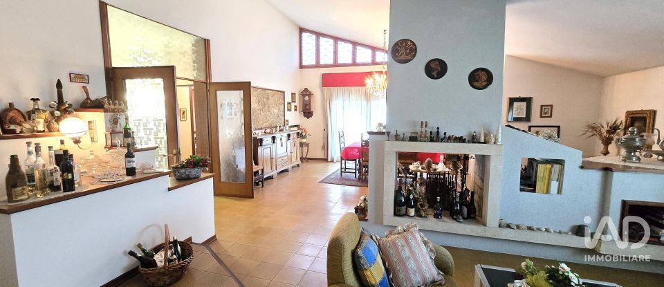 Shop / premises commercial of 1,204 m² in Vicenza (36100)