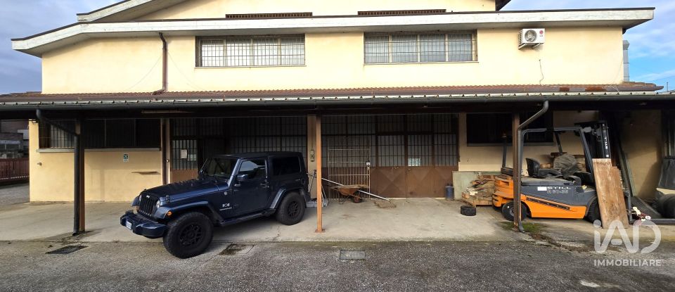 Shop / premises commercial of 1,204 m² in Vicenza (36100)