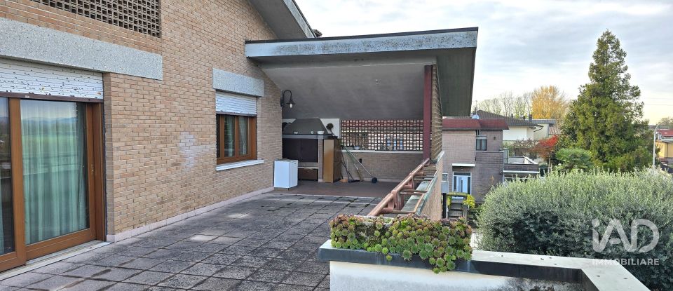 Shop / premises commercial of 1,204 m² in Vicenza (36100)