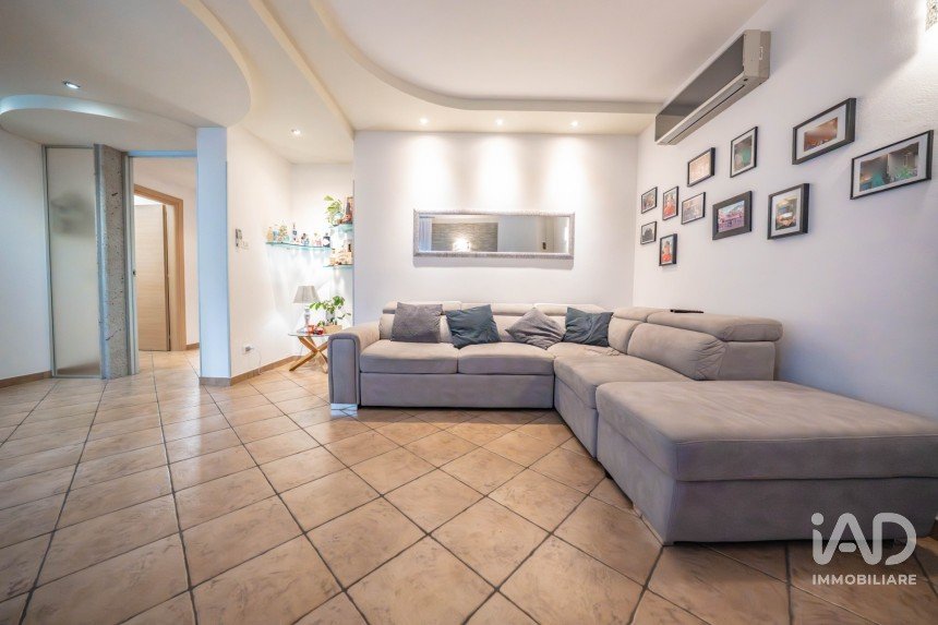 Apartment 6 rooms of 114 m² in Ro (44033)