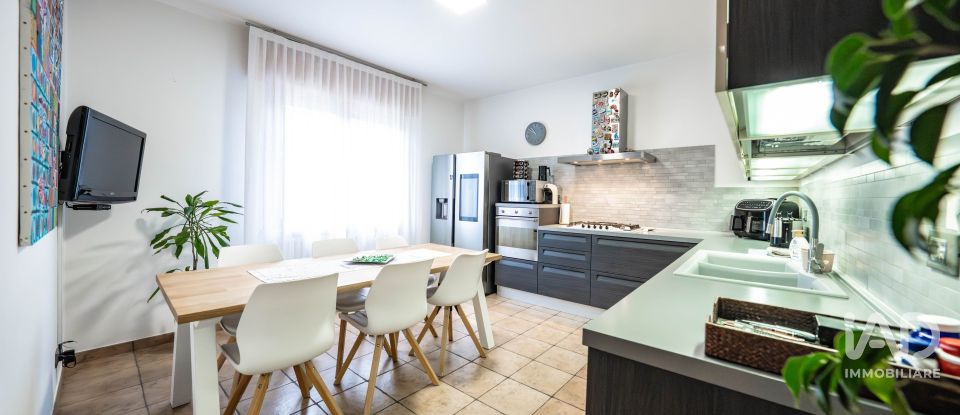 Apartment 6 rooms of 114 m² in Ro (44033)