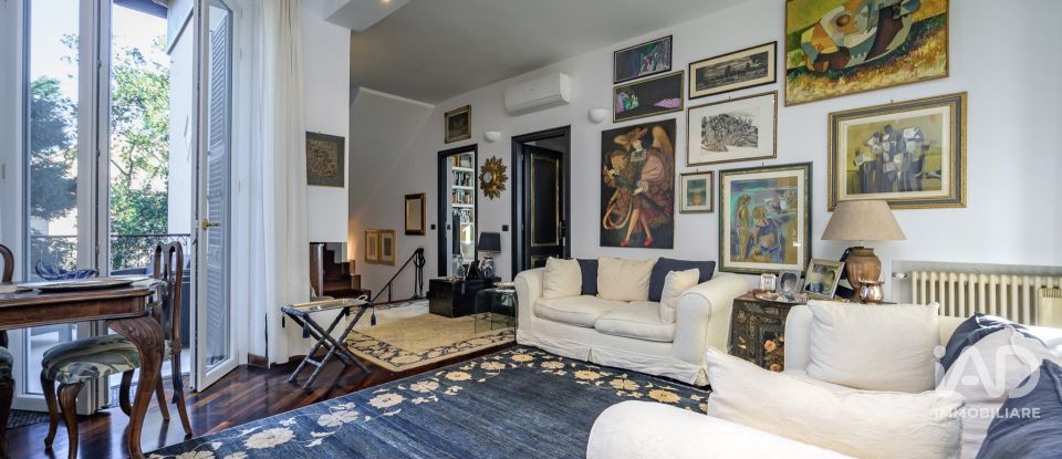 Abitazione 10 locali di 210 m² in Genova (16155)