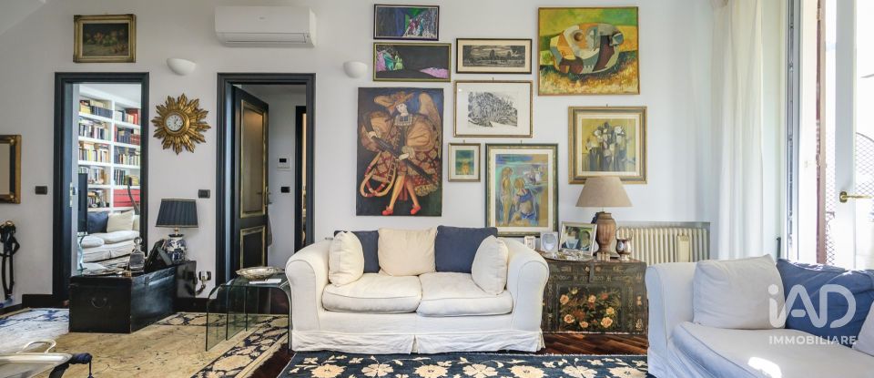 Abitazione 10 locali di 210 m² in Genova (16155)