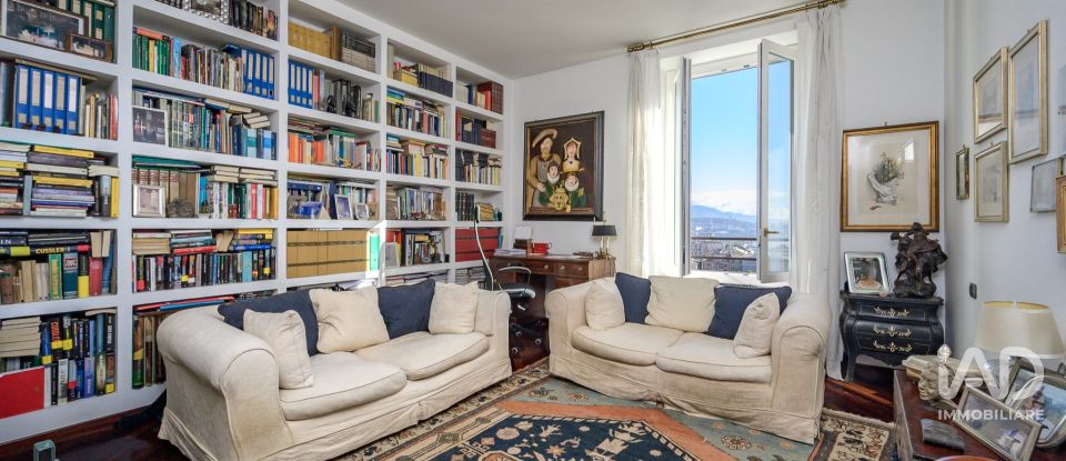 Abitazione 10 locali di 210 m² in Genova (16155)