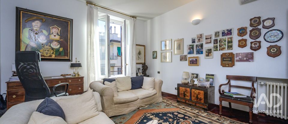 Abitazione 10 locali di 210 m² in Genova (16155)